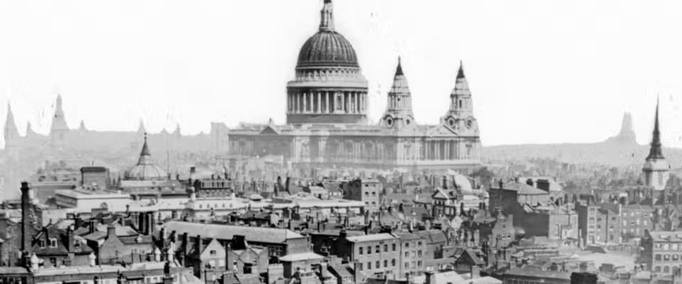 The new Royal Courts of Justice in London, opened in 1882 and photographed here between 1897 and 1899. The Queen's Empire. Volume 3. Cassell & Co. London|Wikimedia